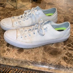 White Chuck Taylor All Star Converse